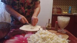 Борщ из свиной тушёнки.