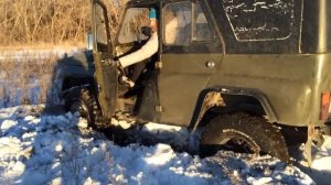 Уаз 469 сидит на раме, военные мосты, резина 33/12,5