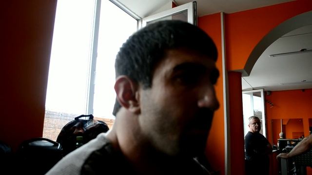 Заурбек Ходов про Скулбоя и ПОП-АРМ. Zaurbek Hodov vs schoolboy смотреть онлайн