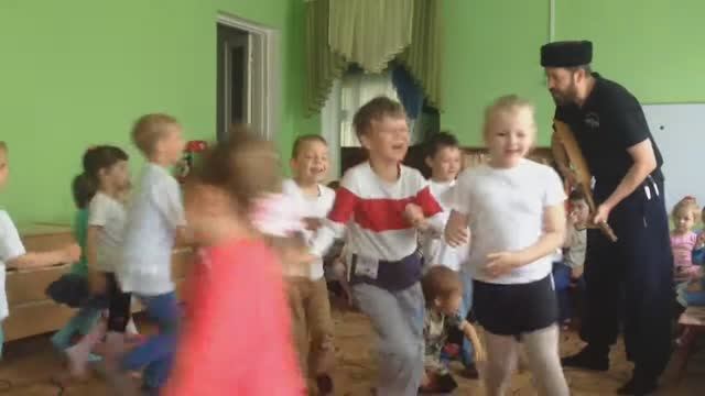 Играем с детьми в детском саду. Проект Отцы и дети.
