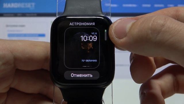 Как поменять циферблат на Apple Watch SE / Смена экрана часов смотреть онлайн