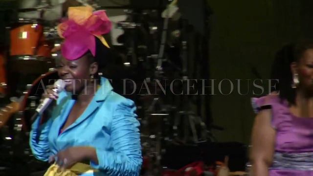 Judith Sephuma Live in Manchester смотреть онлайн