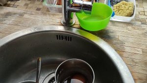 Устанавливай правильно смеситель на столешницу