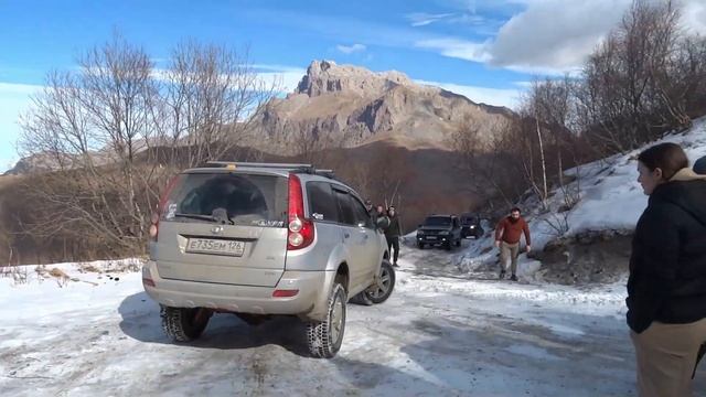 Осетия за один день.Лавочка счастья.Качели РСО.Даргавс.Место гибели Бодрова и команды. #ГОРЫ4Х4 смотреть онлайн