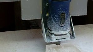 Фрезеровка оргстекла.avi