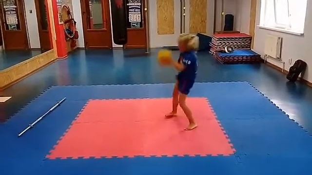 Саша-маваши, 8 лет. Новые комбинации ударов и спец.упражнения