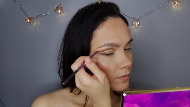 Стрелки. Растушёванная стрелка. Новогодний макияж. Makeup tutorial смотреть онлайн