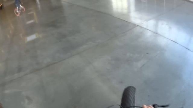 ВелоПарк 2015. Обзор нового велосипеда Specialized FATBOY (Fatbike \ Фэтбайк) смотреть онлайн