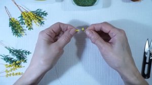 Букетик цветов из бисера на 8 Марта.