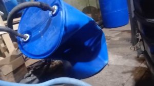 Циклон из пластиковой 230 л бочки.