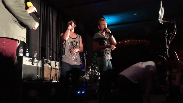 Osric Chau singing "Take a Picture" смотреть онлайн