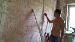 Бесполезные насечки на гипсолитовых плитах.Подготовка к штукатурке бетоноконтактом.