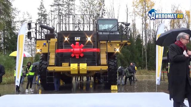 «Катерпиллар-Тосно» выпустил первый самосвал-гигант
