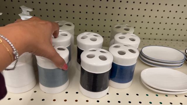 Dollar Tree Shop w/me 1/4/22💝Bonus Walkthrough⭐️NEW⭐️Finds at Dollar Tree 🌼🌸Spring 2022🌸🌼