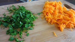 Канапе с морковными блинчиками