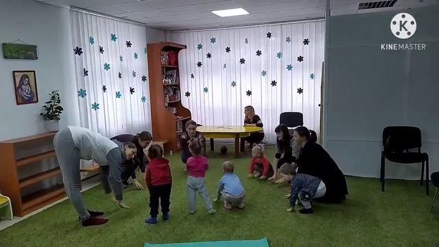 Занимаемся, играем, развиваемся в 2-3 года: игры с лентами, вкладыши, танцы, игры с погремушками смотреть онлайн