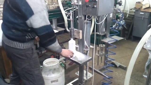 Жидкостный дозатор с объемным дозированием DGP 1000 для пенной продукции смотреть онлайн