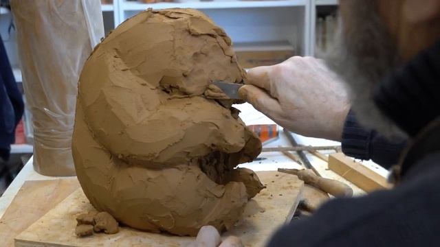 Modelage en argile de l'ours polaire "Boule de Neige" par le sculpteur animalier Michel BASSOMPIERR смотреть онлайн