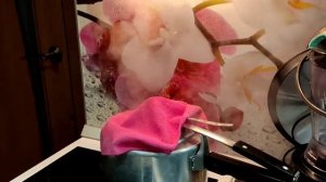 Мясо тушёное в скороварке СССР так называемая "тушёнка".