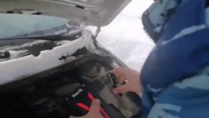 Запуск двигателя Ford Focus 2 с разряженным АКБ, при помощи пускового устройства Hasvik JP-12A