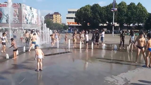 Ессентуки Главный фонтан на площади 30 июня 2018