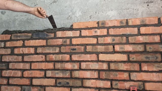 Кирпичная кладка в полкирпича и как вариант самой дешёвой отделки