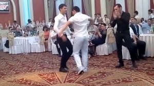 Resul Cunayev lezginka toyda