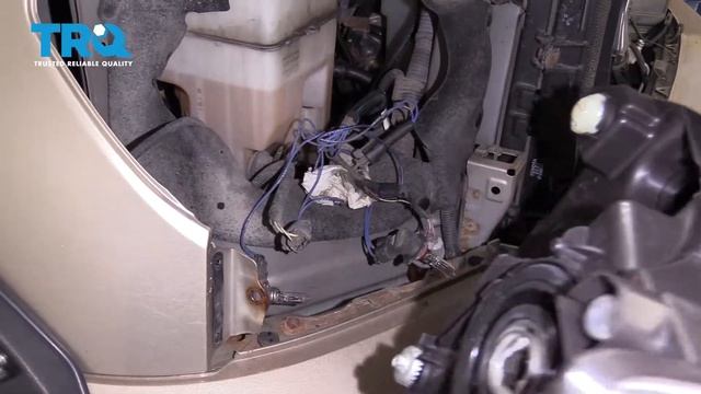 How to Replace Headlights 2007-13 Toyota Tundra смотреть онлайн