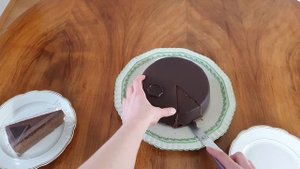 Demel oder Sacher: Welche original Sachertorte schmeckt besser?