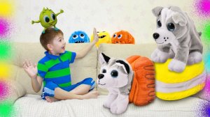 Откуда у нас в ДОМЕ столько ЩЕНЯТ? Рома НЕ ХОЧЕТ делиться ИГРУШКАМИ Sweet pups! Рома и Хелпик
