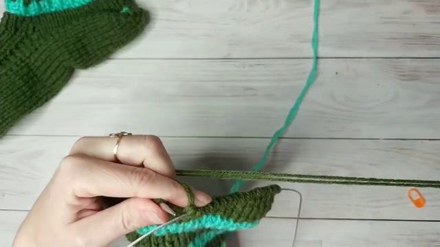 Носочки на двух спицах без шва по подошве ? с красивой резинкой? смотреть онлайн