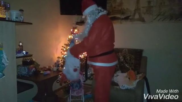 Санта Клаус принес подарки !!! смотреть онлайн