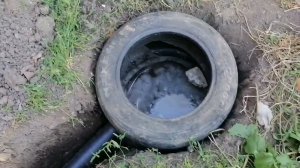 Как и зачем делать  дополнительную канализационную яму из жигулевских покрышек.
