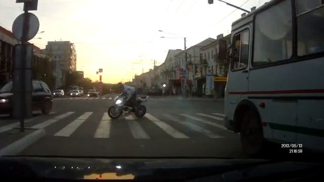 Отжег на светофоре смотреть онлайн