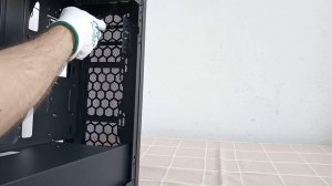 Внутреннее устройство корпуса для ПК Cougar MX330-G Pro