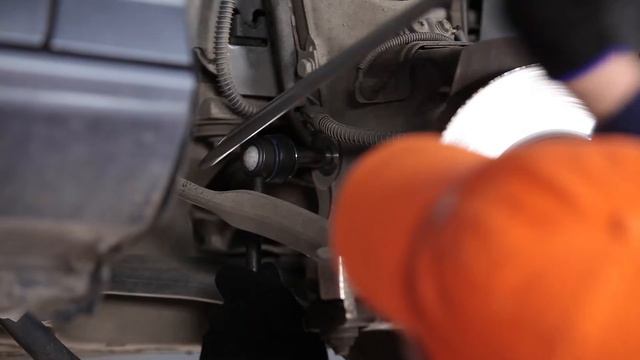 Ako vymeniť tyčka stabilizátora predná na PEUGEOT 407 [NÁVOD] смотреть онлайн