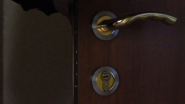 Заменить личинку замка Демонтаж замка смотреть онлайн