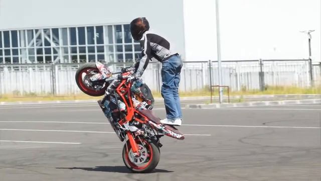 Как Делать Вилли Ситстендер на Мотоцикле смотреть онлайн