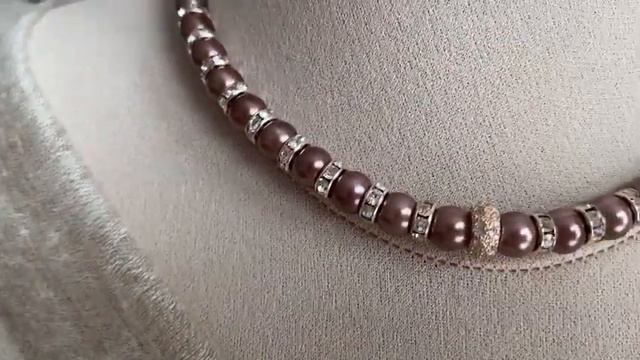 До и после... Переделка украшений для Светланы. Из несколько старых бус целая коллекция... смотреть онлайн