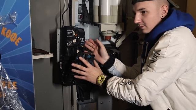 Купил ЗАБЫТЫЕ ИГРОВЫЕ АВТОМАТЫ На Аукционе! **Нашёл ДЕНЬГИ**