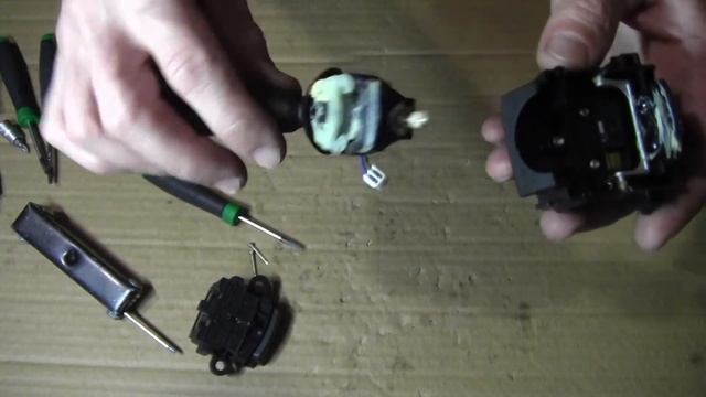 BMW 5 серии E39 Рычаг переключения поворотов . Как разобрать ? Что ...