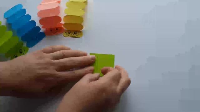 Игрушка для детей из бумаги / Гусеница из бумаги