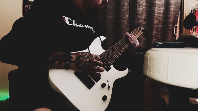 Playing the Bassline of Juggernaut by Tyler, The Creator on an Ibanez RG8 смотреть онлайн