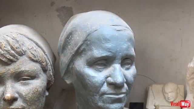 В мастерской у скульптора Владимира Небоженко