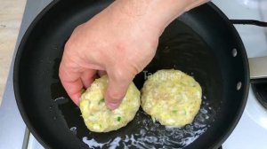 Просто натираю замороженное филе на терке. Готовлю потрясающе вкусные и сочные котлеты без мясорубк