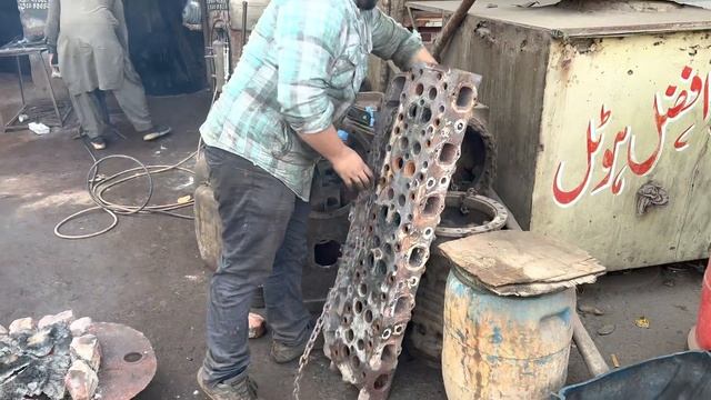 Caterpillar Head Cracked || Have You Seen a Repair Like This Before | Complete Repairing Procedure смотреть онлайн