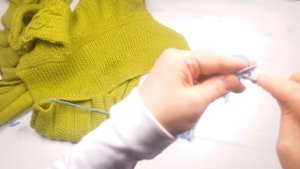 №37 Кофта оригинального фасона.Реглан.Бесшовное вязание.(Вязание спицами).