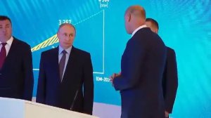 Владимир Путин запустил в Белогорске единственный в России завод по глубокой переработке сои