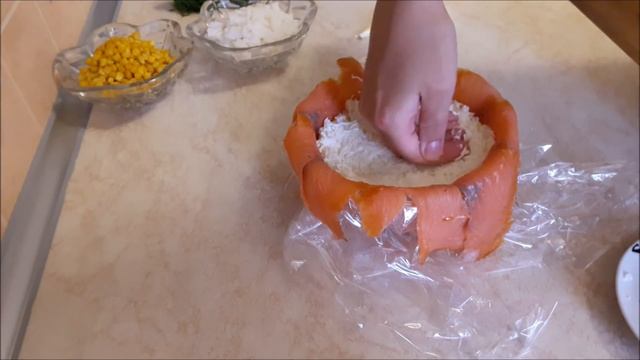 Салат на ПРАЗДНИЧНЫЙ стол Салаты рецепты Слоеный ЗАКУСОЧНЫЙ ТОРТ с рыбой Салат с красной рыбы смотреть онлайн