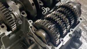 Сборка двигателя Yamaha R1 1998 4XV / Yamaha R1 1998 engine assembly